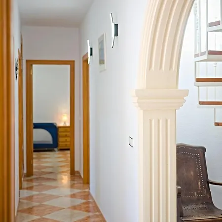 Costeres Villa *